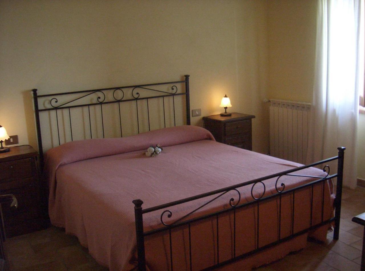 Agriturismo Oliveto Di Geltrude Contessa Amelia Kültér fotó