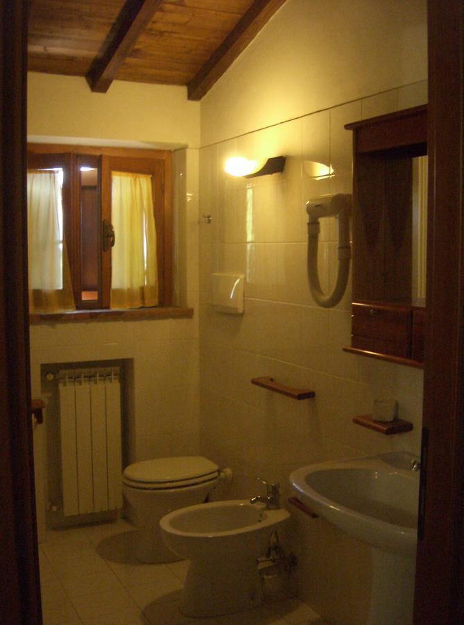 Agriturismo Oliveto Di Geltrude Contessa Amelia Kültér fotó